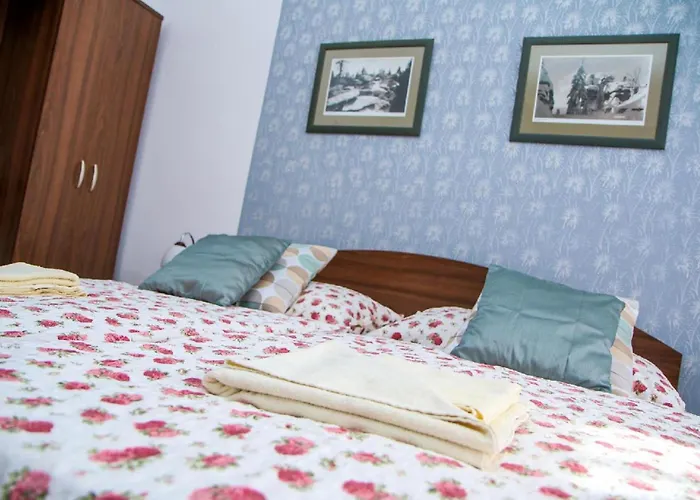 Mini Hotel Abraka & Apartments
