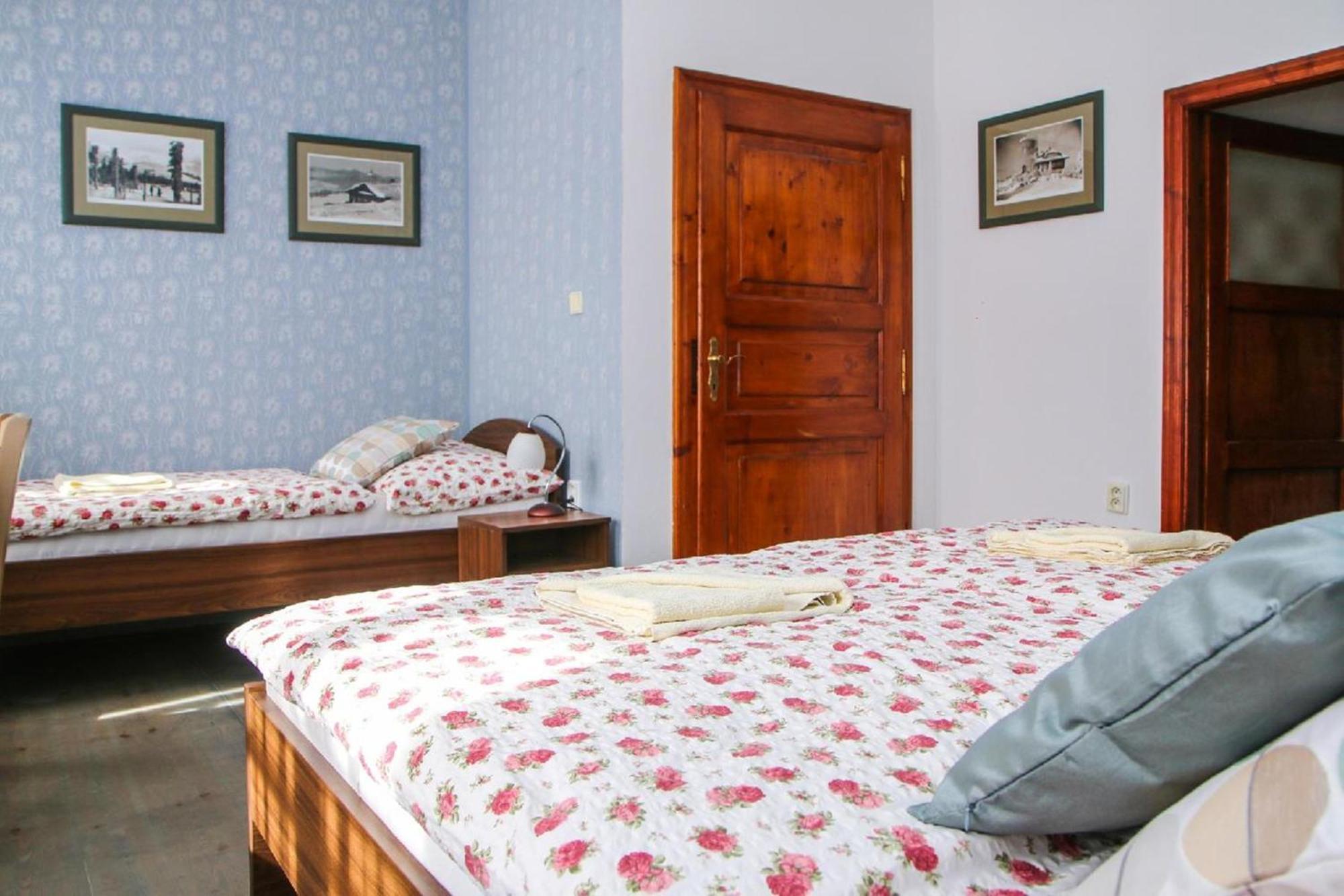Mini Hotel Abraka & Apartments Aparthotel