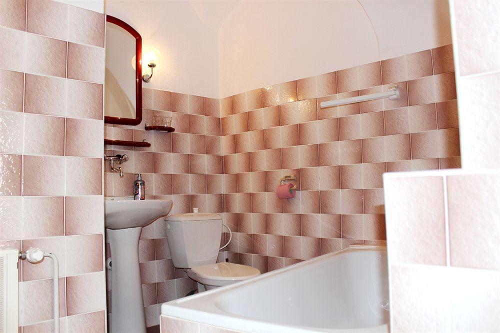 Mini Hotel Abraka & Apartments