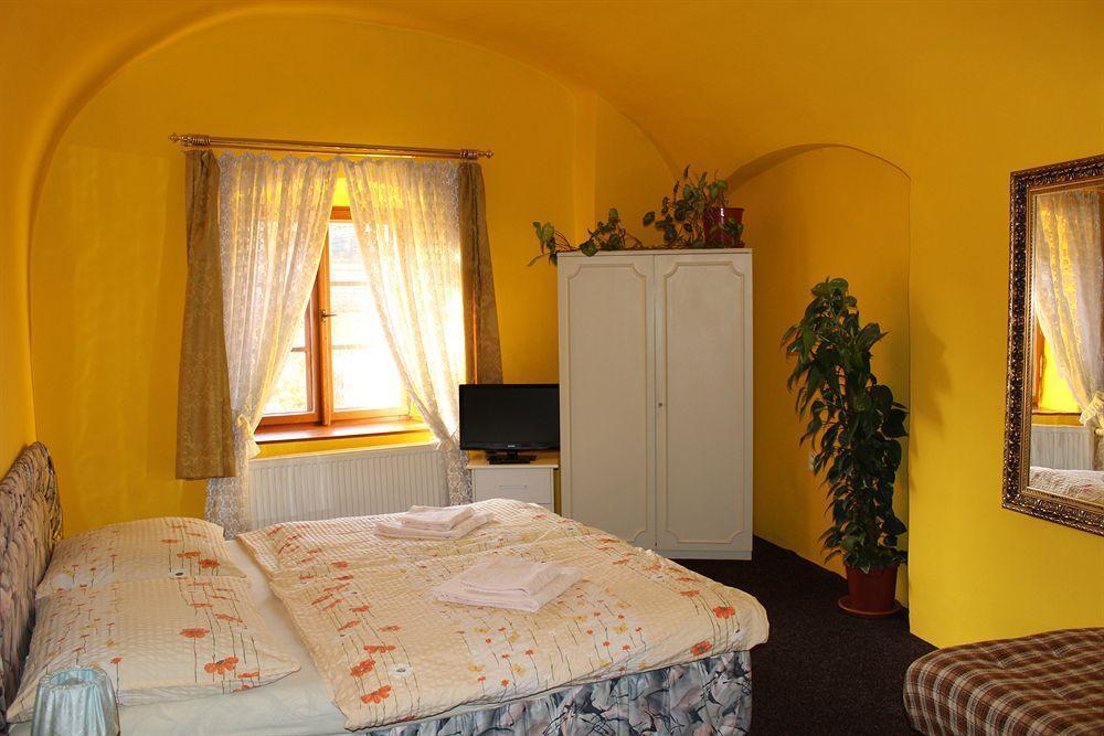Mini Hotel Abraka & Apartments